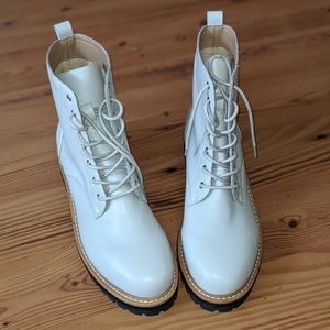 Mi.iM cream colored women's size 8.5 combat style boots